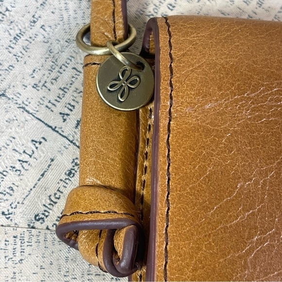 HOBO Bemuse Leather Compact Crossbody Bag - Picture 13 of 16